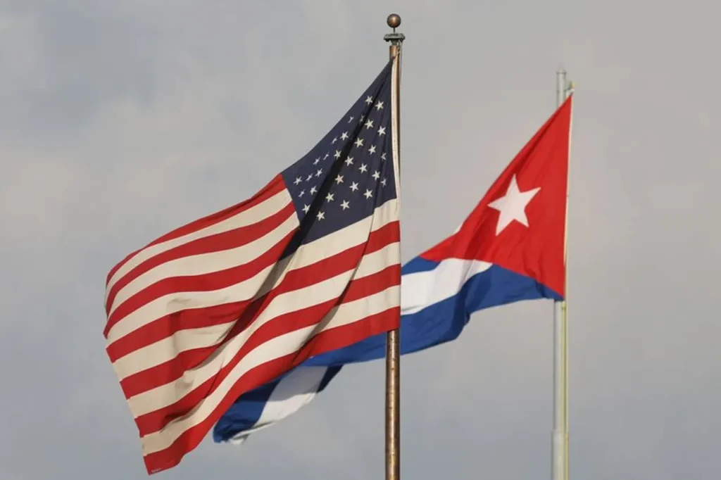 Bandeas de Cuba y EEUU