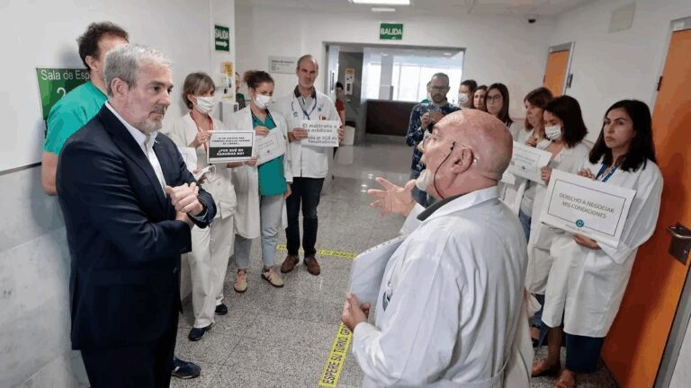 Clavijo respalda a los médicos