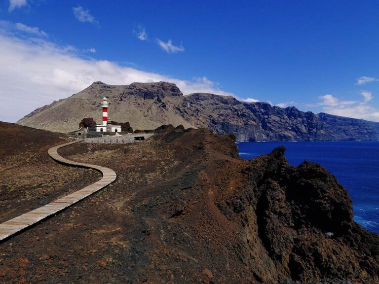 Punta y faro de Teno
