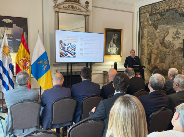 Fernando Clavijo en Uruguay