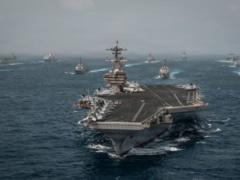 Flota naval de EEUU desplegada en Irán