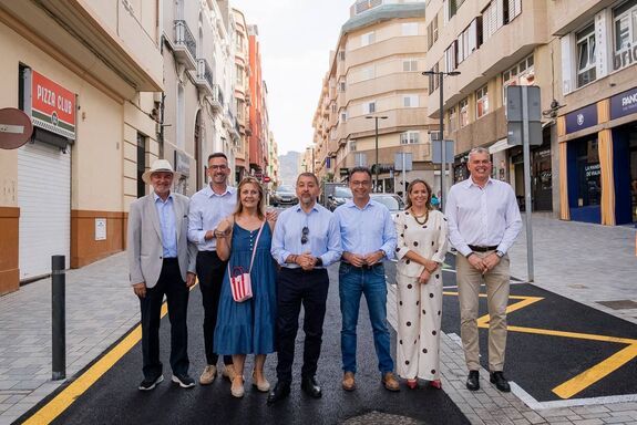 Acto de reapertura de la calle de La Rosa