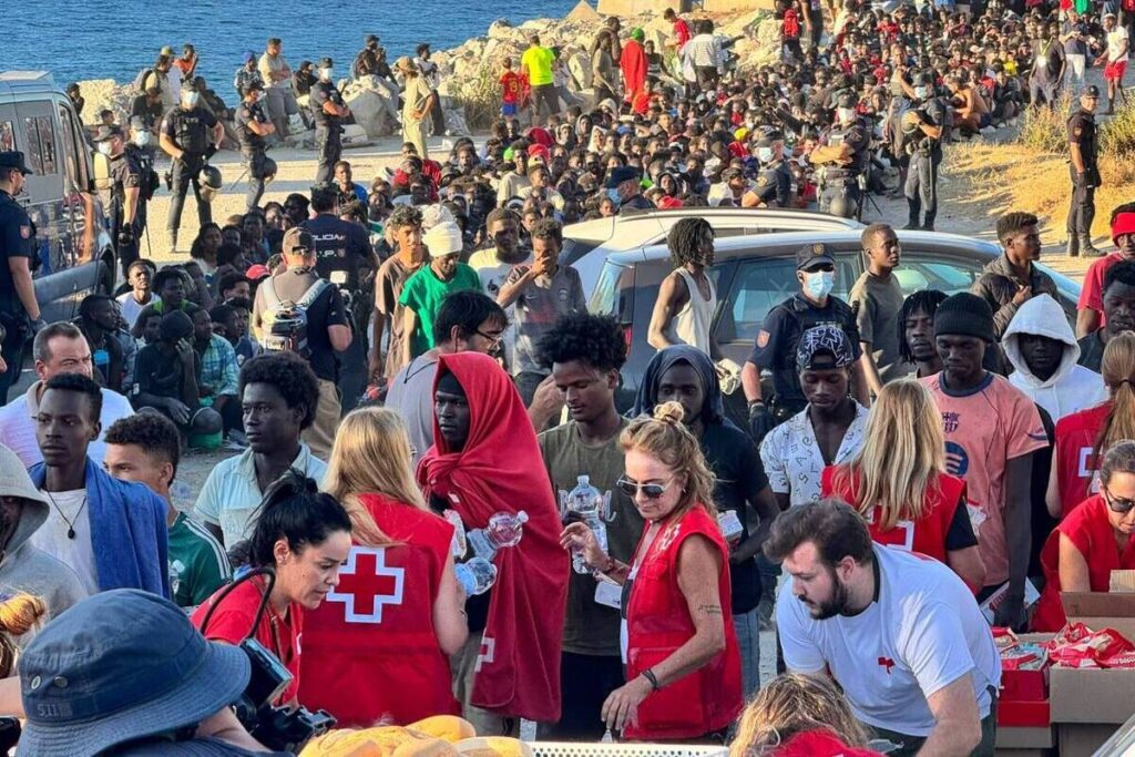 inmigrantes cruz roja ceuta