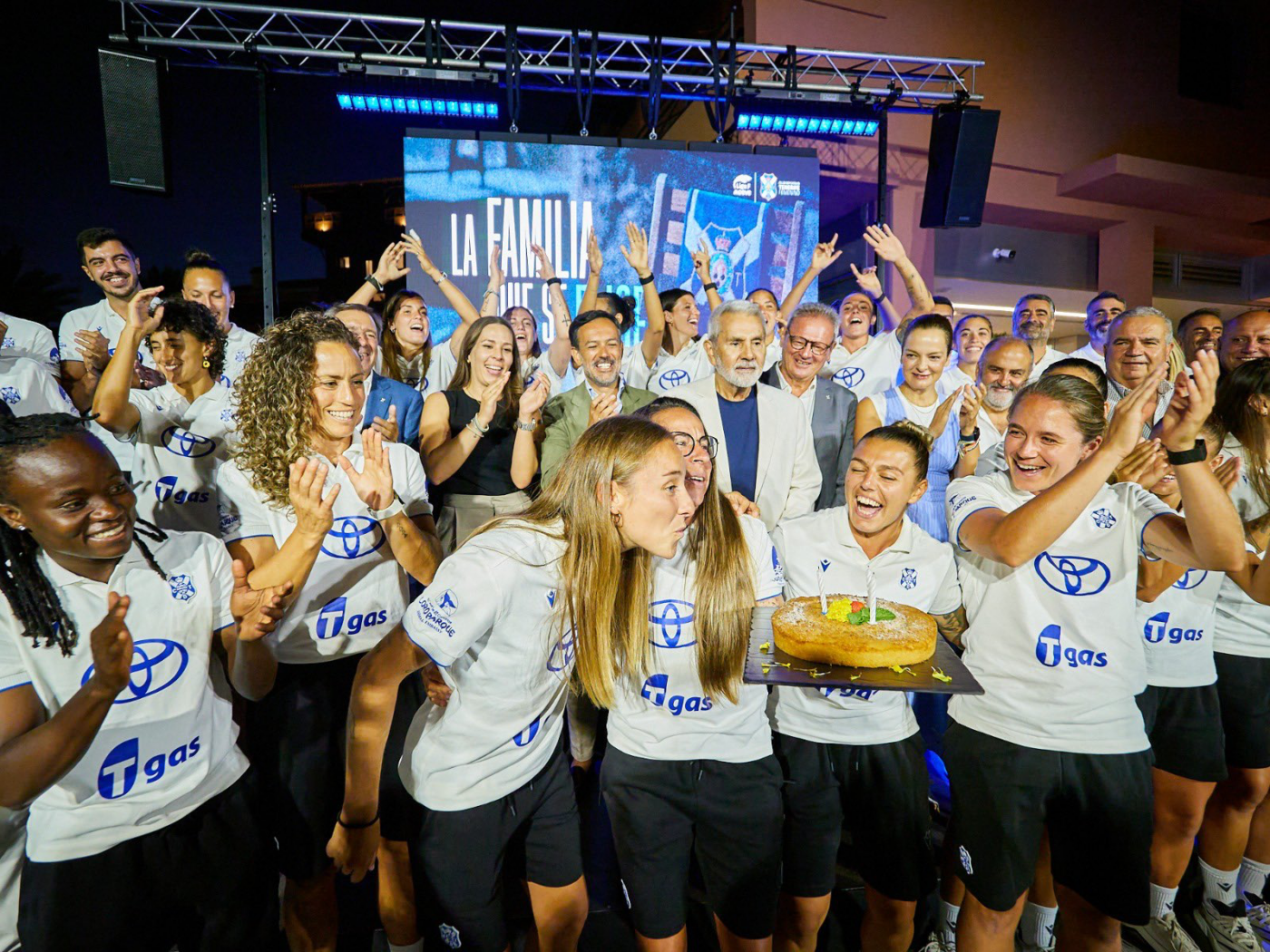 El Costa Adeje Tenerife Egatesa presenta su equipo de cara a una nueva temporada.