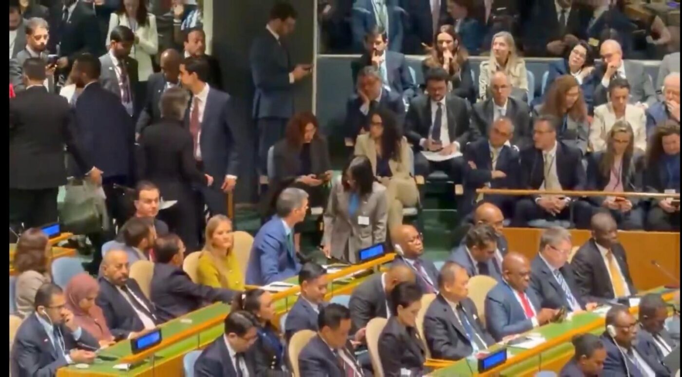 Héctor Gómez saludo Delsy y Pedro Sánchez ONU