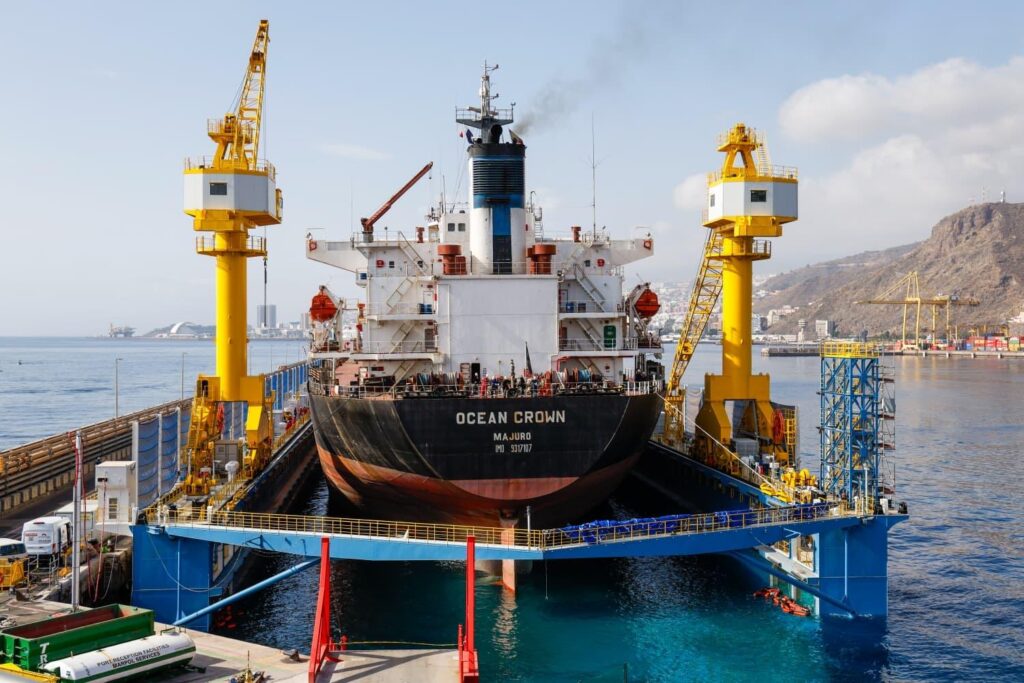 dique flotante plataforma muelle