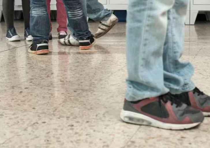 escolar tenis