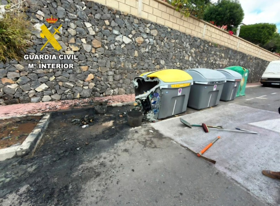 guardia civil hombre detenido por quemar