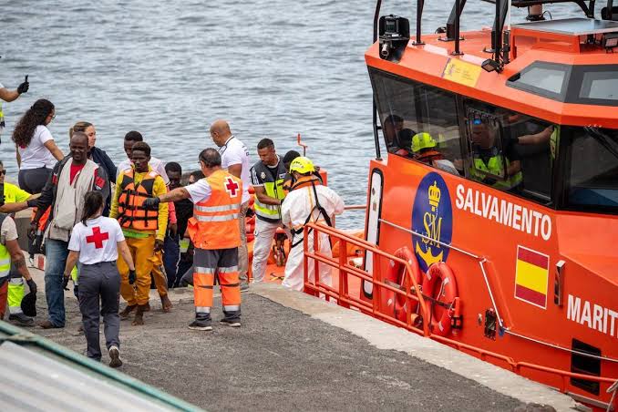 Rescate de cayuco en El Hierro